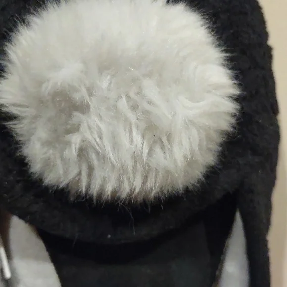 Pretty You London Black and Gray Pom Pom Quilted Slippers, New, Large, 8-9 - Picture 3 of 10
